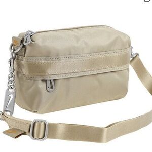 Nike Sportswear Futura Luxe Women's Crossbody Belt Bag